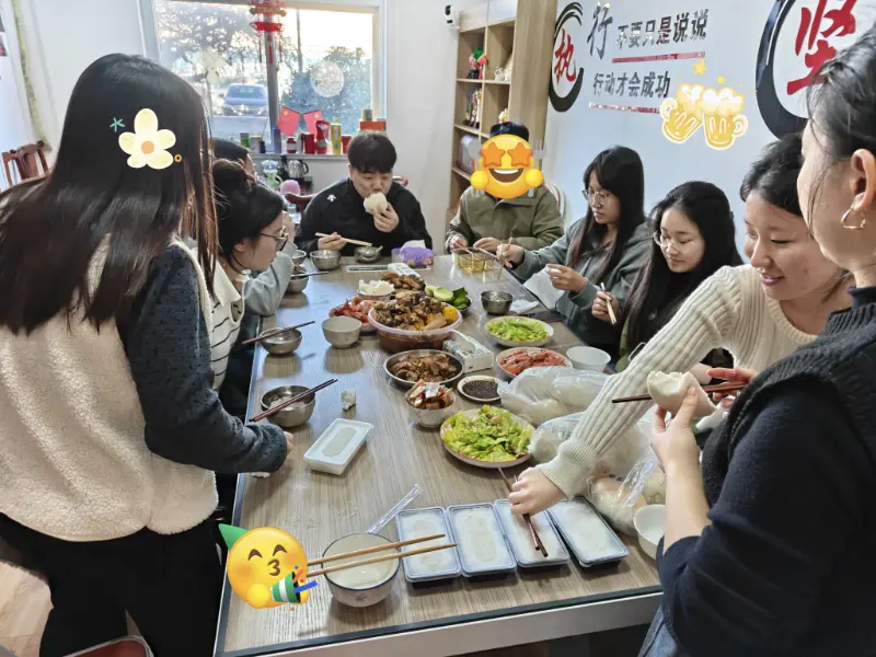 Spontánní oběd vytváří trvalé kancelářské dluhopisy