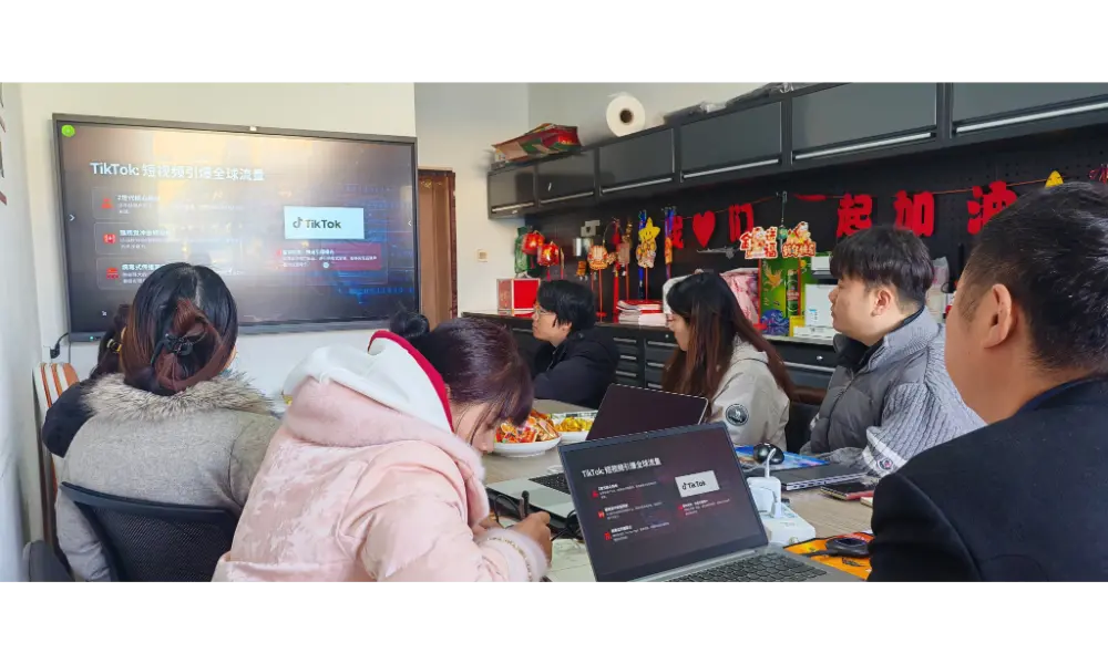 Vítá čínský nový rok s Power Tower Solutions